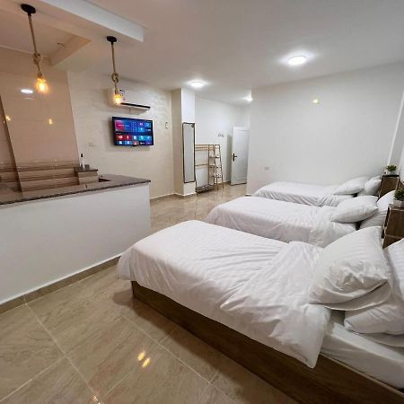Guest House Керак Екстериор снимка